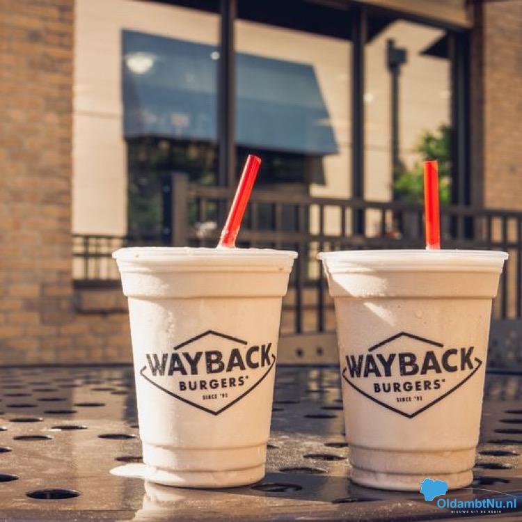 Wayback Burgers deelt gratis milkshakes uit in Winschoten