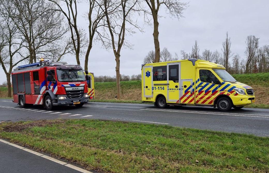 Twee Gewonden Nadat Auto Frontaal Tegen Boom Rijdt - OldambtNu.nl