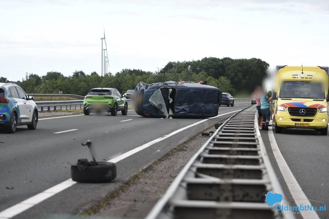 Bestelbus Over De Kop Op N33 Bij Veendam - OldambtNu.nl